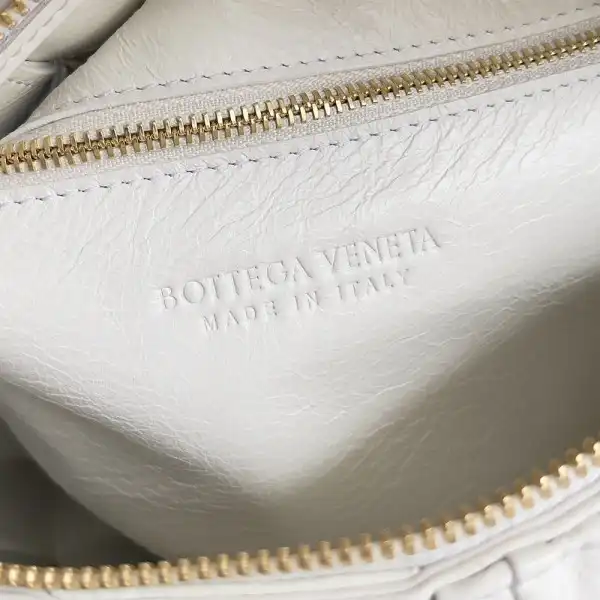 Hyper Peter BOTTEGA VENETA BRICK CASSETTE 0123