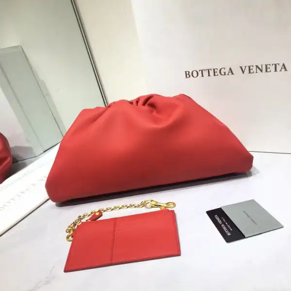 Hyperpeter BOTTEGA VENETA THE POUCH 0123