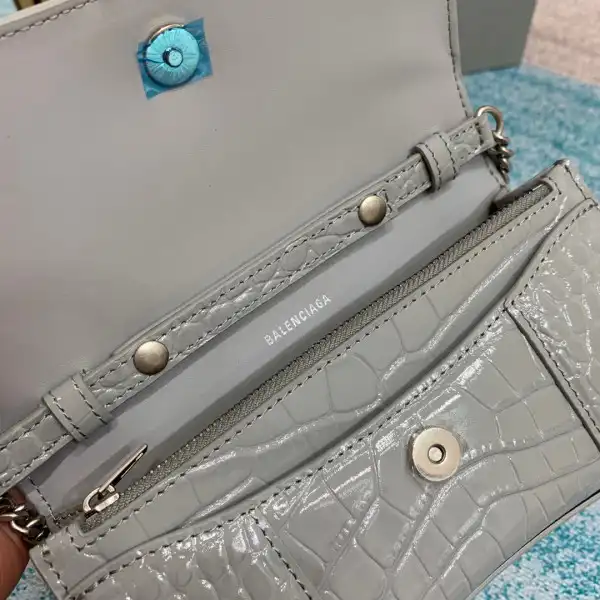 Hyperpeter BALENCIAGA  HOURGLASS CHAIN BAG 0130