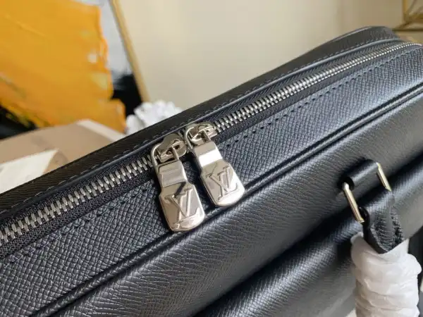 Hyper Peter LOUIS VUITTON ALEX BRIEFCASE 0131