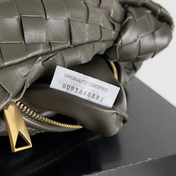 Hyper Peter BOTTEGA VENETA MINI JODIE-23*15*5CM 0123