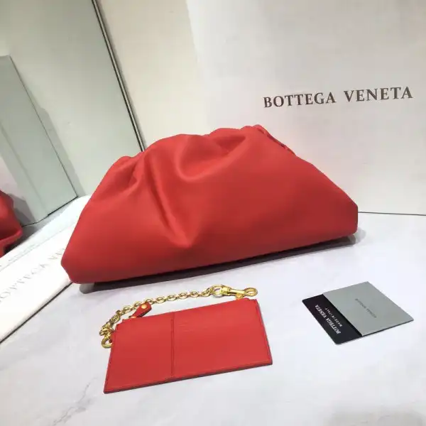 Hyperpeter BOTTEGA VENETA THE POUCH 0123