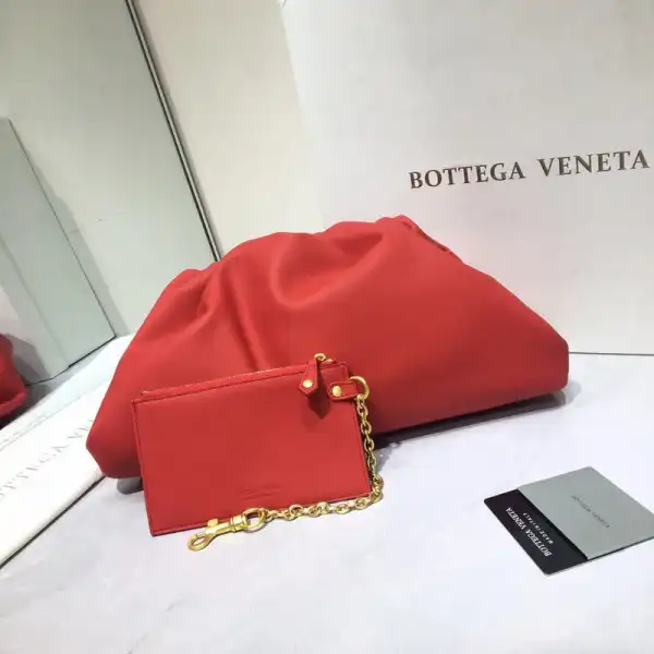 Hyperpeter BOTTEGA VENETA THE POUCH 0123