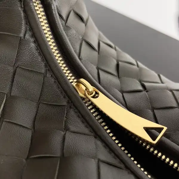 Hyper Peter BOTTEGA VENETA MINI JODIE-23*15*5CM 0123