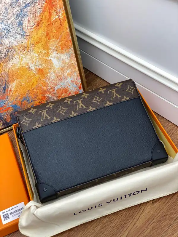 Hyper Peter LOUIS VUITTON POCHETTE VOYAGE STEAMER 0125