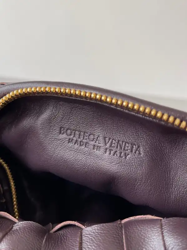 Hyperpeter BOTTEGA VENETA MINI JODIE 0123