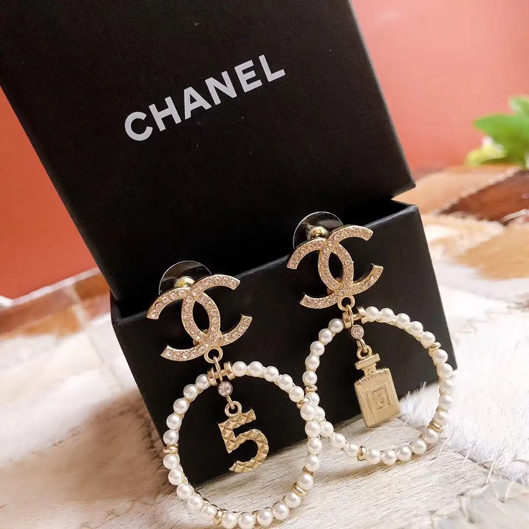 CHANEL EARRING 2020 0129