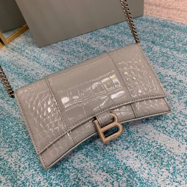 Hyperpeter BALENCIAGA  HOURGLASS CHAIN BAG 0130