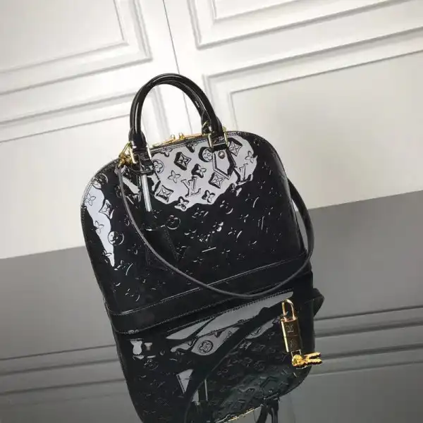 Hyper Peter LOUIS VUITTON ALMA PM 0131