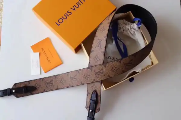 Hyperpeter Louis Vuitton BANDOULIERE XL 0129