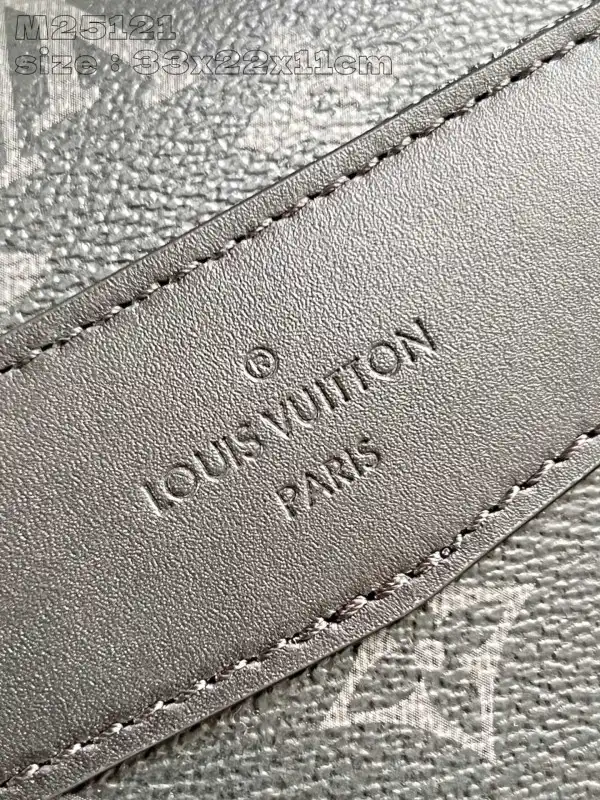 Hyper Peter LOUIS VUITTON Messenger Voyager PM-33*22.5*11CM 0131