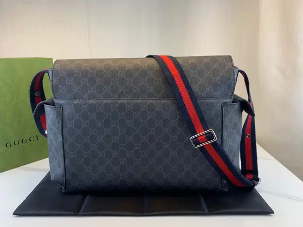 Hyper Peter GUCCI GG plus diaper bag 0124