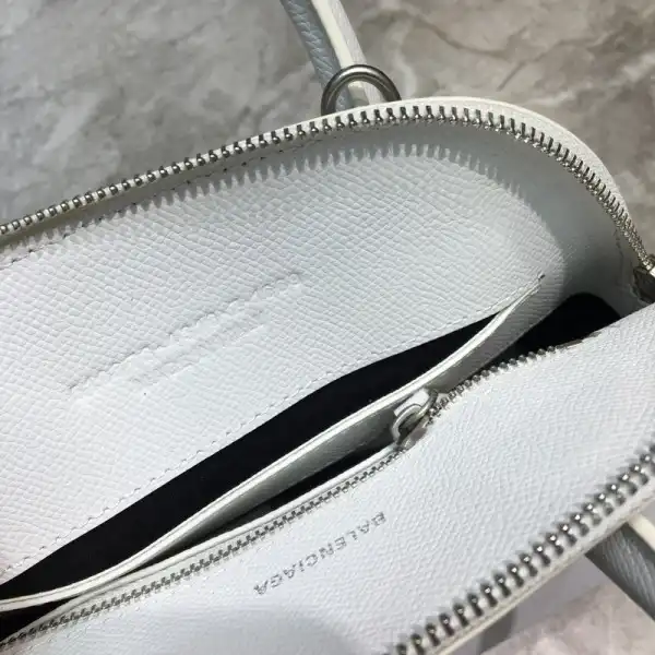 Hyper Peter BALENCIAGA VILLE TOP HANDLE XXS 0201