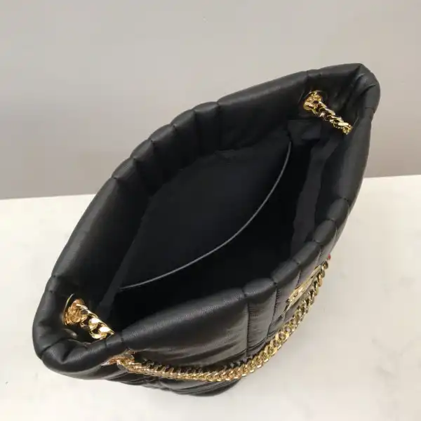 Hyperpeter BURBERRY Small Quilted Lambskin Lola Bucket Bag 0203