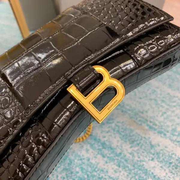 Hyperpeter BALENCIAGA HOURGLASS WALLET ON CHAIN 0201