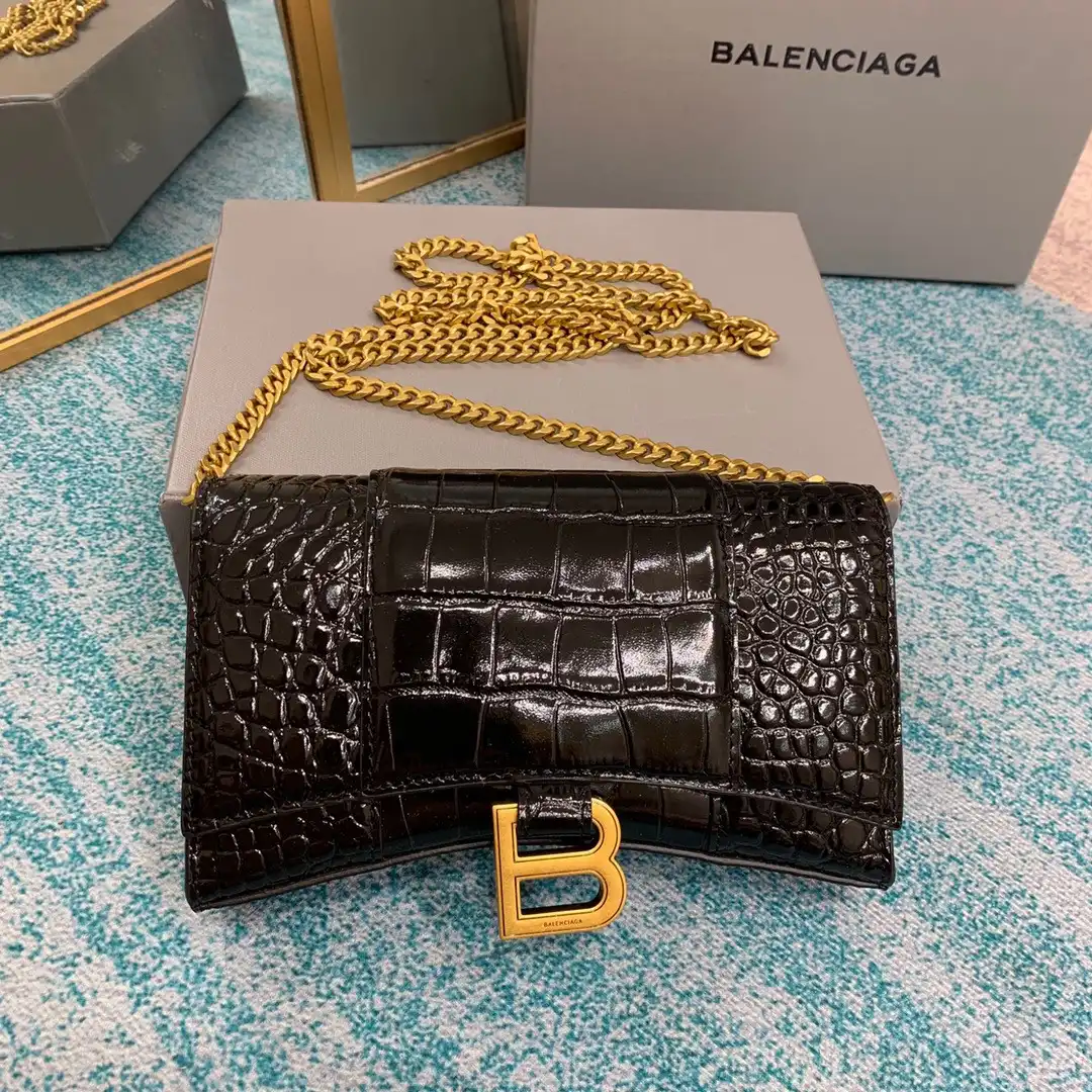 Hyperpeter BALENCIAGA HOURGLASS WALLET ON CHAIN 0201