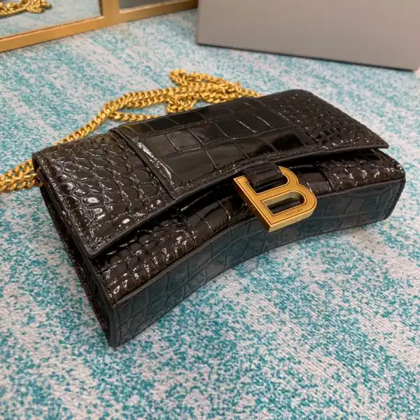 Hyperpeter BALENCIAGA HOURGLASS WALLET ON CHAIN 0201