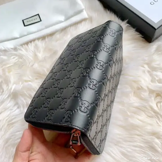 Hyper Peter AROUND ZIP LEATHER WALLET GUCCI 0220