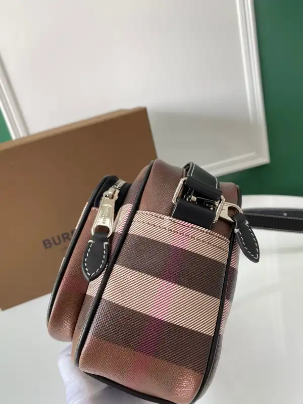 Hyper Peter BURBERRY Check Crossbody Bag 0203