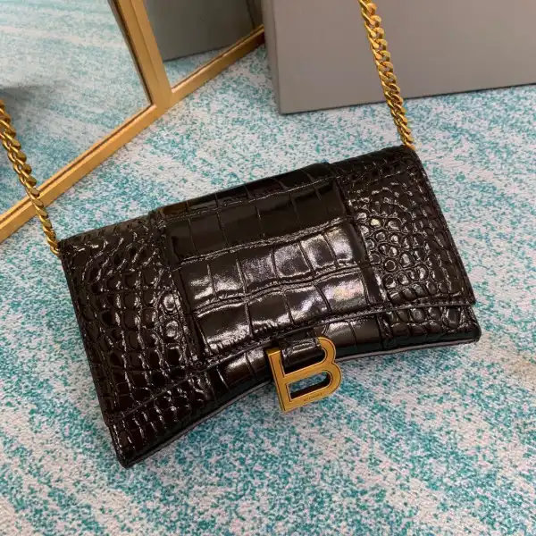 Hyperpeter BALENCIAGA HOURGLASS WALLET ON CHAIN 0201