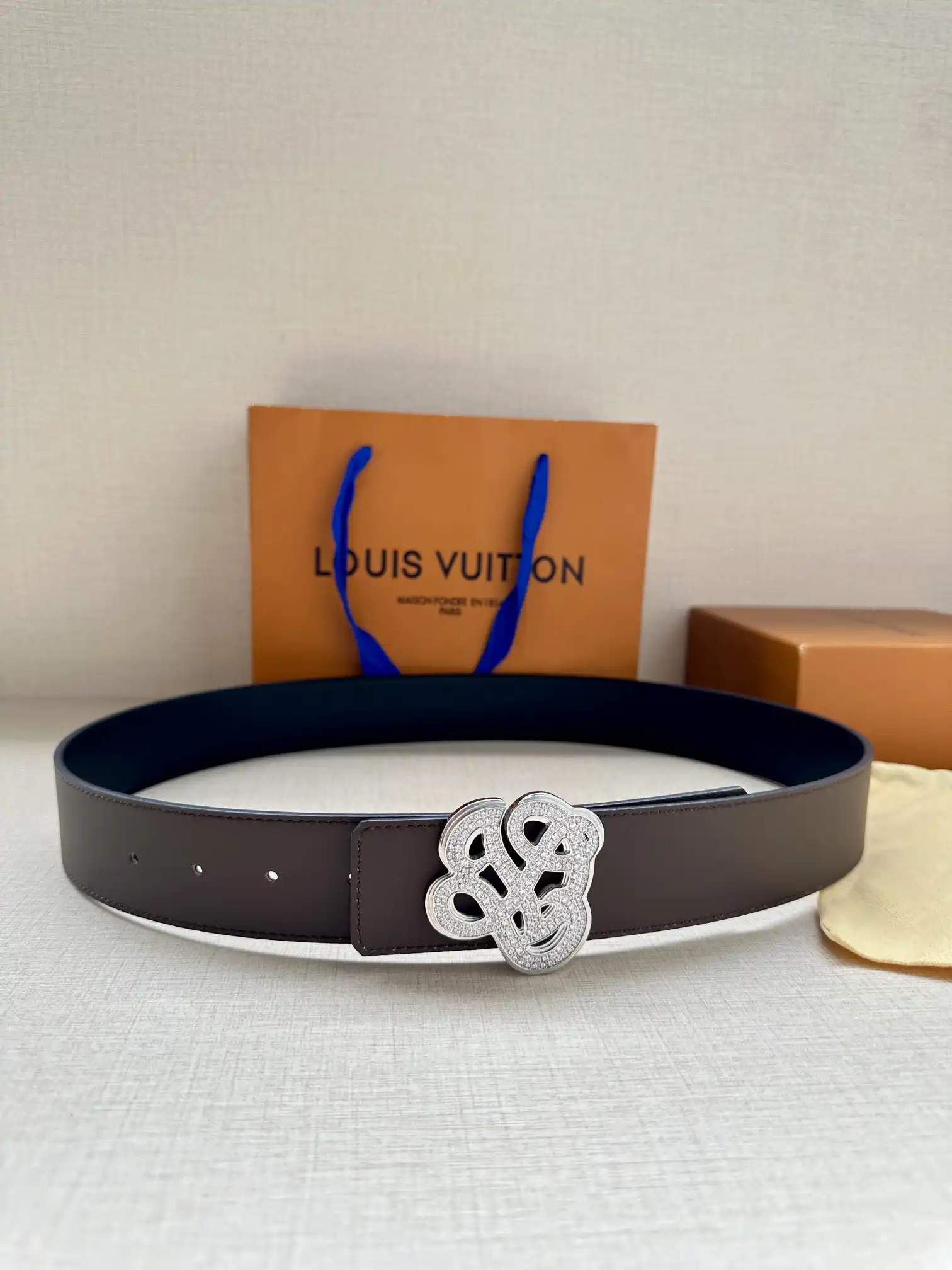 LOUIS VUITTON BELT 0204