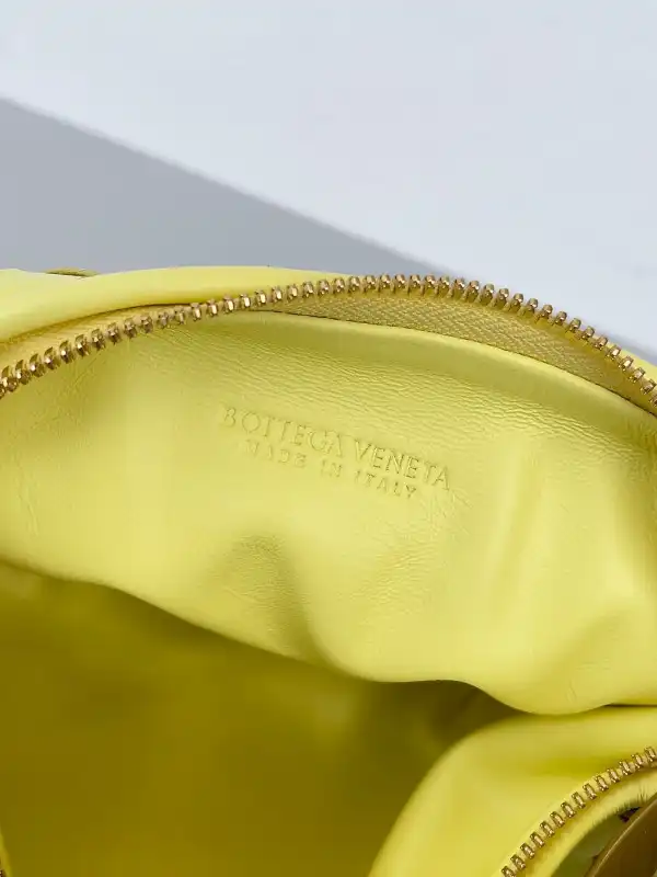 Hyperpeter BOTTEGA VENETA MINI JODIE 0202