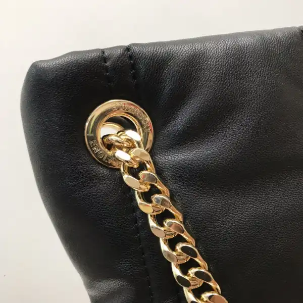 Hyperpeter BURBERRY Small Quilted Lambskin Lola Bucket Bag 0203