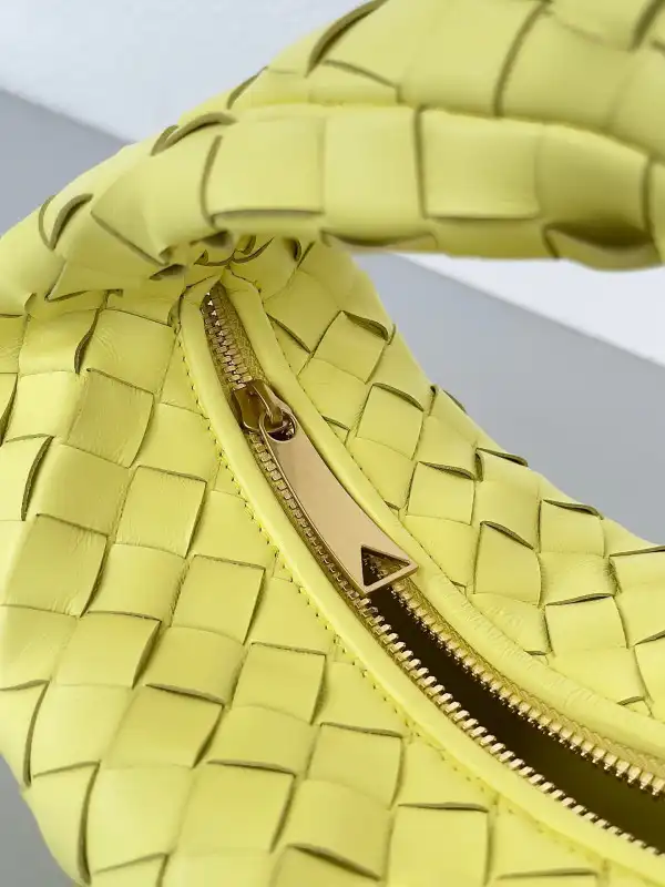 Hyperpeter BOTTEGA VENETA MINI JODIE 0202