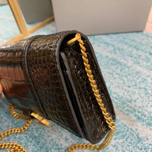 Hyperpeter BALENCIAGA HOURGLASS WALLET ON CHAIN 0201