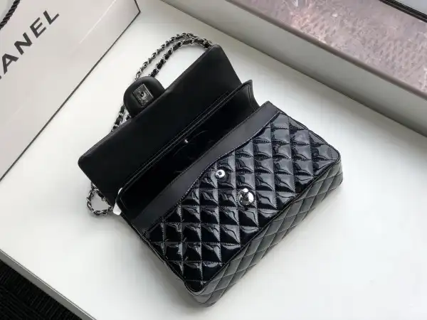 Hyperpeter CHANEL FLAP BAG 2.55 0205