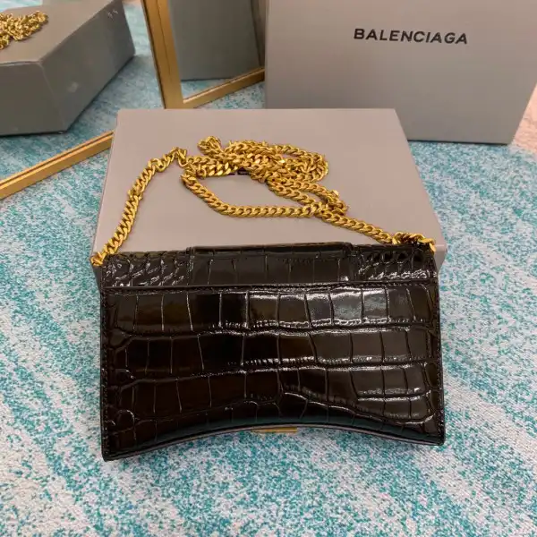 Hyperpeter BALENCIAGA HOURGLASS WALLET ON CHAIN 0201