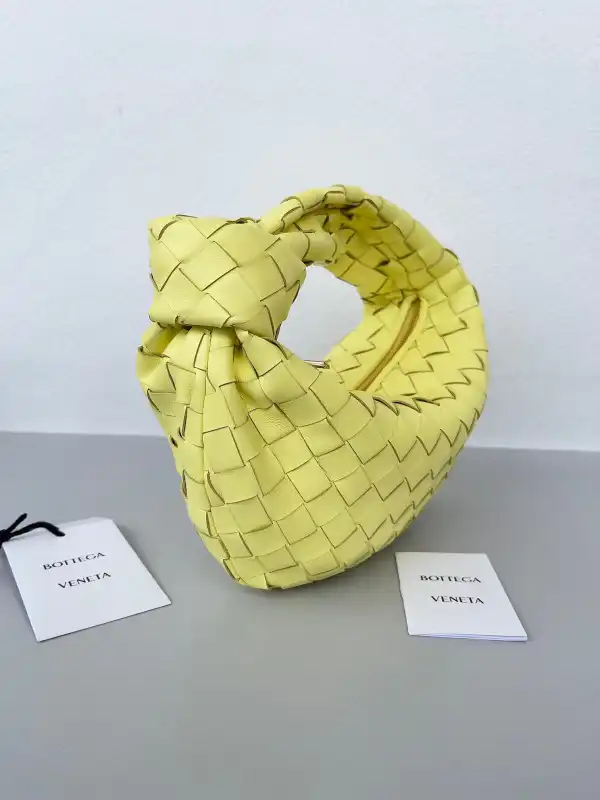 Hyperpeter BOTTEGA VENETA MINI JODIE 0202