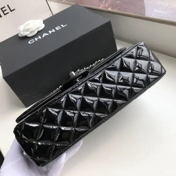 Hyperpeter CHANEL FLAP BAG 2.55 0205